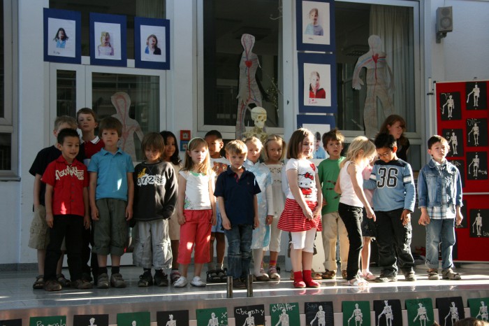 Unsere erste Klasse - Einschulung im Wintergarten des Gymnasiums