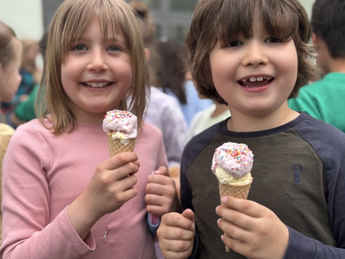 Eis und strahlende Gesichter