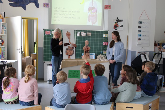 Kurzvortrag, bevor es ans Ausprobieren geht.