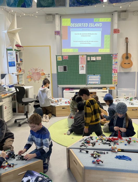 Schöne Legostationen mit kreativen Aufgaben